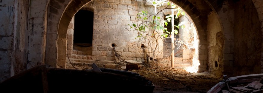 interno della tonnara di san vito lo capo